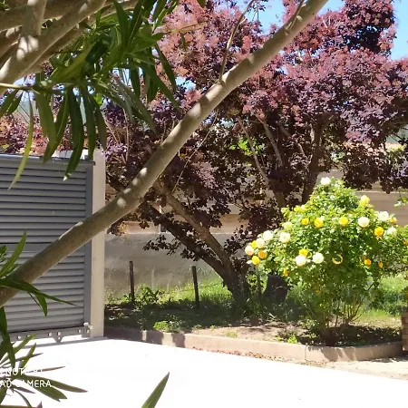 Lägenhet Laura Avec Piscine Privee