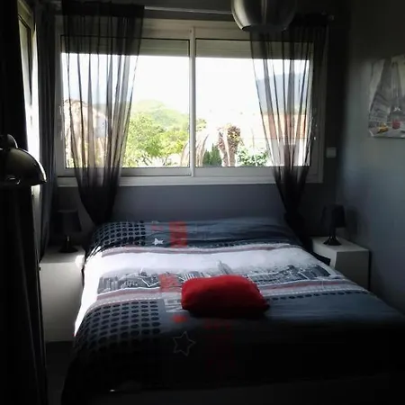 Laura Avec Piscine Privee شقة جيزنوكسيا